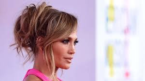 Peran Keibuan Jennifer Lopez