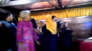 Tuan anas mikael mengisahkan ayu maisarah yang mengantikan ibunya, cik su sebagai tukang cuci di rumah tuan anas. Tuan Anas Mikael Youtube