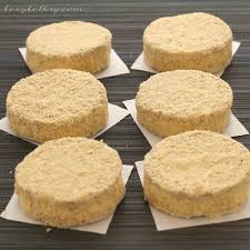 Sylvanas Is A Buttercream Cookie Sandwich Made Of Cashew Meringueand Dusted With Cake Or Biscuit Crumbs T Sylvanas Recipe Filipino Food Dessert Silvanas Recipe