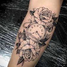 Pin Em Bracos Mas na maior parte das vezes sao tatuadas na tramas de lacos rosas na posterior das pernas. pin em bracos