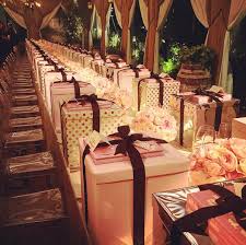 4.5 out of 5 star rating. 12 Of The Most Dazzling Fashion Decor Ideas To Inspire Your Holiday Dinner Party Fashion Magazine