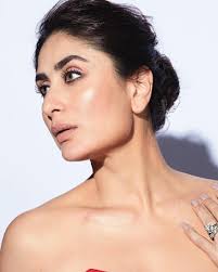 Mujhse dosti karoge!, 2002 — tina kapoor. Bollywood Roundup Kareena Kapoor Manoj Bajpayee Tiger Shroff And More India New England News