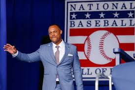 Adrian Beltré Immortalized! Rangers Unveil Stunning Statue in Arlington - Imagen principal del artículo