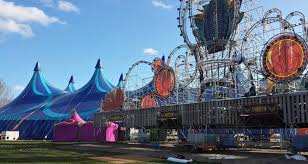 Info@akkermakelaardij.nl www.akkermakelaardij.nl 3 tweede verdieping met een vaste trap bereikt u de overloop, voorzien van een velux dakraam, van de Counter Culture Tipt Paaspop 2015 Wat Je Niet Mag Missen