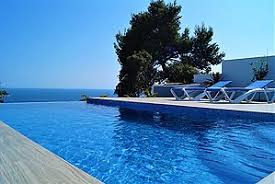 Casa para 10 personas con piscina privada perfecta para unas vacaciones en familia. Casa En Alquiler Con Preciosas Vistas En Cala Canyelles Lloret De Mar
