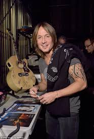 Welcome to the speed of now. Keith Urban Cuts Casual Figure At Musicares Event In Nyc Daily Mail Online