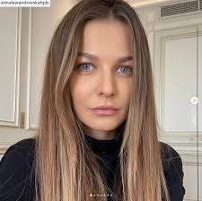 W takiej fryzurze Anna Lewandowska jeszcze się nie pokazywała. Ale  zawijasy!