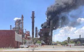 Mexicana pemex compra acciones a shell para ser la única dueña de refinería en houston. Reportan Incendio En Refineria De Pemex Nuevo Leon Mexico Noticias Del Mundo