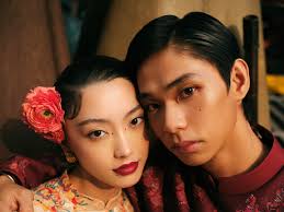 𝙁𝙀𝙉𝙂 𝘼𝙩𝙚𝙡𝙞𝙚𝙧 𝙭 𝙈𝙖𝙞𝙨𝙤𝙣 𝙇𝙊𝙉𝙂 This spring marks a new  beginning as FENG Atelier and Maison LONG come together to write a small  chapter. 𝗔́𝗢 𝗗𝗔̀𝗜 𝗞𝗜𝗠 𝗧𝗛𝗜 𝗠𝗔̃ Material: Synthetic silk