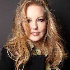 Lori Donato's Instagram, Twitter & Facebook