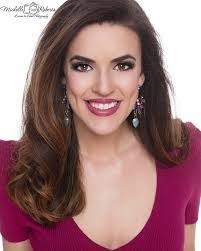 Abby Lindsey's Instagram, Twitter & Facebook