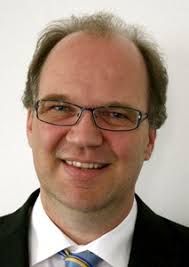 DER WIRTSCHAFTSFÜHRER