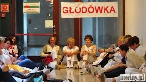 Krystyna ptok z ogólnopolskiego związku zawodowego pielęgniarek i położnych „wzywa posłów do refleksji. Protest Pielegniarek Tylko Odroczony Rybnik Nowiny Pl Portal Gazeta Raciborz Wodzislaw Rybnik Agronowiny