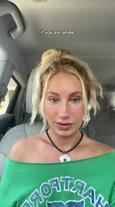 if you are single, you need to start doing this! get ur ass up and werk! 🤣  #datingadvice #datingtips #single #girls #confidence