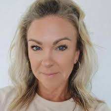 Michelle Jayne's Instagram, Twitter & Facebook