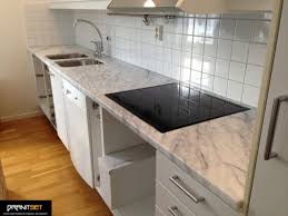 En pâte de verre, en céramique, en marbre, en résine ou en acier inoxydable, ce type de revêtement s'installe aussi bien dans la salle de bain que dans la cuisine. Articles De Granitset Tagges Plan De Travail Marbre Granitset Skyrock Com