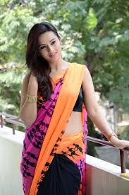 Isha Chawla Hot Voluptuous Body In Silk Saree Stunning Images - Beauty  Galore HD