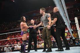 When stephen amell enters the ring for sumerslam this sunday, he's bringing a bit of the dc universe with him. Stephen Amell Appears On Wwe Monday Night Raw