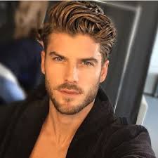 Il doppio taglio consiste nel mantenere i capelli più lunghi sulla parte superiore della testa, fino ad arrivare qualche centimetro sopra alle . Taglio Uomo Estate 2019 Il French Crop Alexim Parrucchieri