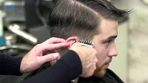 Meme si la coupe courte et les carres resteront indefiniment une tendance a adopter il semblerait quen 2021 les coupe de cheveux homme tendance 2020 2021 ondules desordonnees. Beaute Mode Tuto Coiffure Homme Coupe De George Clooney Video Dailymotion