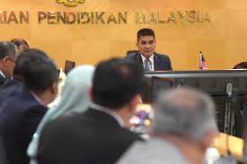 Soalan perangkap untuk timbalan menteri pendidikan. Moe Taklimat Kepada Yb Menteri Pendidikan Dan Timbalan Menteri Pendidikan