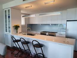 Unlike traditional mirrors, mirrorstar splashbacks use reflective glass and a painted backing to achieve the same effect but with the advantage of being toughened safety glass with high heat and impact resistance. The Splashback Company