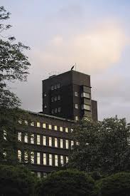 Es wurde schon bald nach seiner fertigstellung zentraler verwaltungssitz der stadt gelsenkirchen. Datei Hans Sachs Haus Gelsenkirchen Turm Jpg Wikipedia