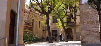 Its main street is major de sarrià. Sarria Ein Dorf Inmitten Der Brodelnden Grossstadt Das Kloster Pedralbes Ein Juwel Der Katalanischen Hochgotik Privater Reiseleiter In Barcelona Und Katalonien