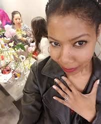 Dashing Diva's Nail Polish Strips are a Godsend for Impatient Beauty Buffs