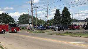 Maybe you would like to learn more about one of these? Kalamazoo Firefighters Put Out Fire Started By A Crushed Car At Auto Parts Store Wwmt