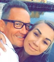 Podkast-par røper utroskapsdetaljer