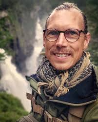 Heute möchten wir euch ein weiteres Teammitglied vorstellen. Martin Leßmann  💕! Unser lieber Martin ist 1982 geboren und wuchs in einem kleinen Dorf in  Ostwestfalen auf, wo er schon früh die Natur