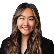 🎉 Excited to share that Nathania Au, a proud Pepperdine alumna and member  of the Red Bull team, returned to campus to inspire and empower our  students!