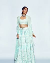 9 Times Kareena Kapoor Khan S Ethnic Manish Malhotra Looks Wowed Us The Wedding Brigade Blog Kareena kapoor to gauahar khan, celebrities who wore manish malhotra lehenga for wedding festivities manish malhotra's creations are all about glam! 9 times kareena kapoor khan s ethnic