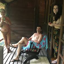 Como é viver no maior clube naturista da América Latina - 07012021 - UOL  TAB