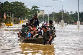 Lebih 100,000 orang telah dipindahkan di indonesia, 200,000 di malaysia, berpuluh ribu di filipina dan beberapa ribu di thailand. Banjir Di Kelantan Kian Buruk Mangsa Di 6 Negeri Lebih 225 000