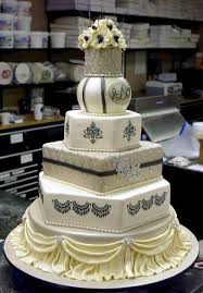 Love Is All We Need When It Comes To Marriage The Bride The Groom Takes Care That It Mu Cake Boss Wedding Wedding Cake Elegant Classy Elegant Wedding Cakes