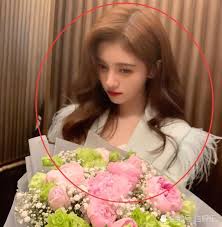 Maybe you would like to learn more about one of these? No Wonder Ju Jingyi Was Called Beauty With Limited Angles She Only Showed Her Left Face Throughout The Magazine And The Fan Comments Were Bright Daydaynews