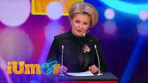 Nu este chiar premierul româniei, dar vorbim despre o tânăra care intră perfect în pielea șefei guvernului româniei. Sosia VioricÄƒi DÄƒncilÄƒ NegociazÄƒ Intrarea In PoliticÄƒ A JuraÈ›iilor Iumor IatÄƒ Ce FuncÈ›ii Au Primit Youtube