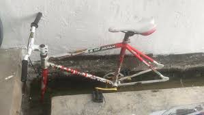 Kepada semua peminat fixie/fixed bike,silalah ke blog ini.walaupun basikal ini merbahaya(tidak mempunyai brek),ia telah menjadi 'trend' kepada orang harga ada di setiap gambar. Servis Spray Body Basikal Fixie Lain2 Sports Bicycles On Carousell