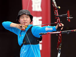 《楚漢驕雄》（英語： the conqueror's story ），香港 無綫電視古裝劇集，2004年10月25日至12月4日於翡翠台首播，共30集，由鄭少秋、江華、張可頤及吳美珩領銜主演，黎耀祥及蔣志光聯合主演，監製李添勝。 é­å‡ç© ç¬¬1é  Ettodayé‹å‹•é›² Ettodayæ–°èžé›²