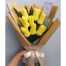 Tulip adalah anggota keluarga lily. Harga Bunga Tulip Terbaik Flowers Souvenir Pesta Juni 2021 Shopee Indonesia