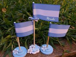 Ver más ideas sobre bandera argentina, argentina, bandera. Banderas Argentinas Para Promesa A La Bandera Y Fiestas Patrias By Meraki Porcelana Fria Posadas Mis Escarapelas Artesanales Dia De La Bandera Tarjetas Caseras