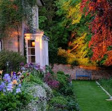 6 706 Likes 163 Comments Charlie Mccormick Mccormickcharlie On Instagram Iris Border And Dahlia Borde Outdoor Backyard Outdoor Gardens Beautiful Places