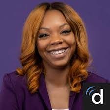 Kendra Hooper's Instagram, Twitter & Facebook