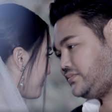 (2008) and biarkan musim berganti (1971). Ivan Gunawan Videos Songs Albums Concerts Photos Letsloop