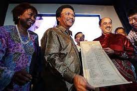 Victoria institution (vi), sebelum 2009 dikenali sebagai sekolah menengah kebangsaan victoria, merupakan sebuah sekolah menengah kebangsaan lelaki (dan perempuan untuk tingkatan enam) di kuala lumpur, malaysia. Smk Victoria Dikenali Semula Victoria Institution Semasa Mstar