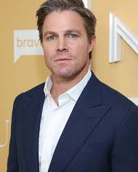 I'm curios- in the last season most of team Arrow gets tattoos of the mark  of four, symbolising the four pillars of heroism. But did the cast get them  too?