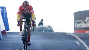 Imágenes, vídeos, resúmenes y toda la actualidad de la vuelta ciclista. Nk4pa5txhvovim