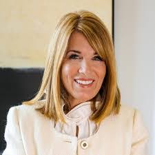 Sheena Hess's Instagram, Twitter & Facebook